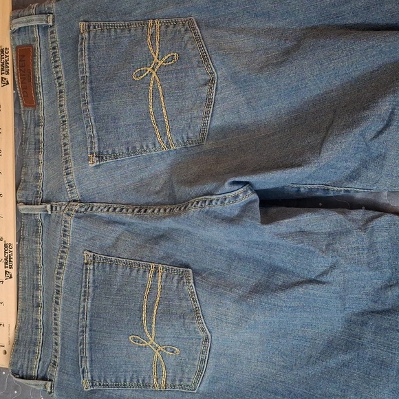 Denizen from Levi's Blue Denim Cropped Jeans size 14 - Picture 5 of 7